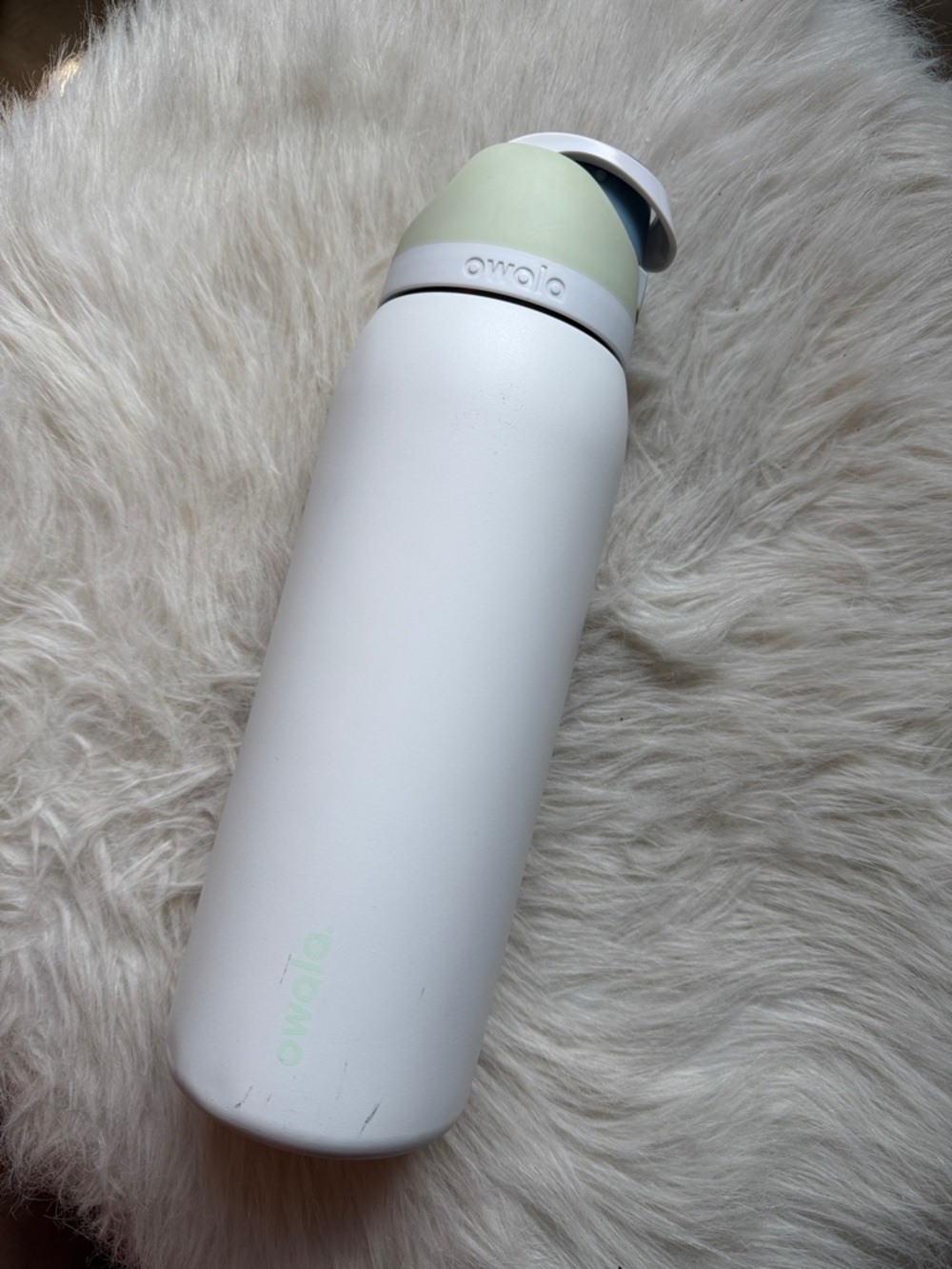 Owala Big 40 Oz water bottle